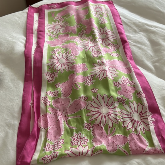 Lilly Pulitzer Pink 100% Silk Scarf Excellent Condition - Picture 9 of 9